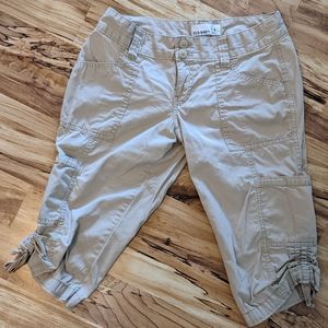 Women's Old Navy Khaki Capris. Size 4